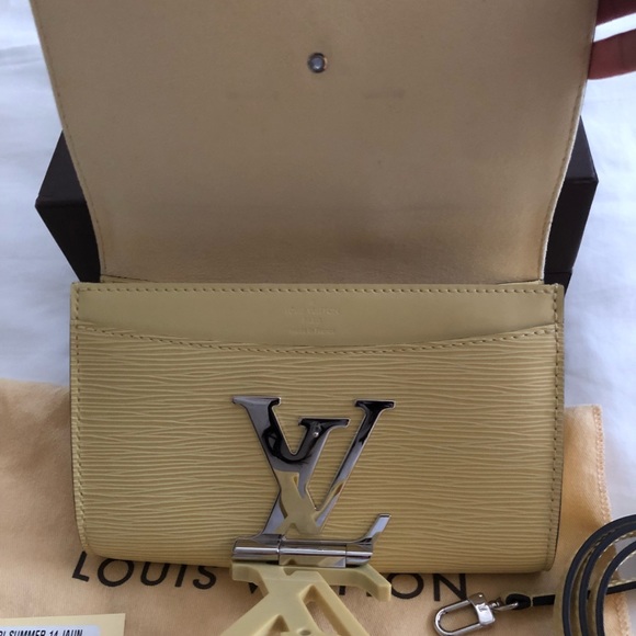 Louis Vuitton Epi Small Crossbody Purse - Picture 4 of 6